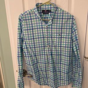 Vineyard Vines button down. Excellent used condition. No stains or tears.
